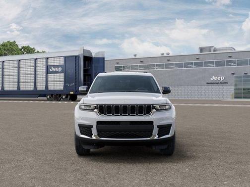 Bright White Clearcoat 2026 Jeep Grand Cherokee L Laredo