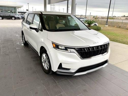 2024 Kia Carnival LX