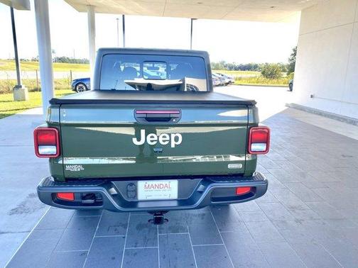 2023 Jeep Gladiator Overland