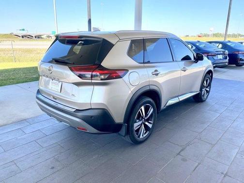 2021 Nissan Rogue SL
