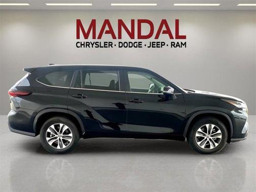 2024 Toyota Highlander XLE