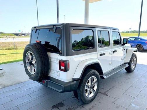 Bright White Clearcoat 2020 Jeep Wrangler Unlimited Sahara