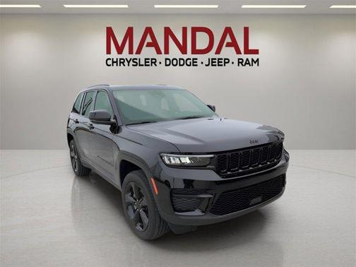 2025 Jeep Grand Cherokee Laredo
