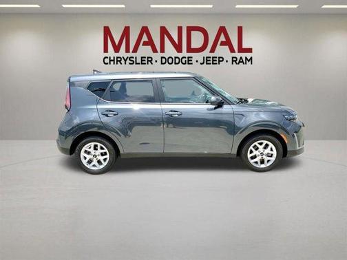 Gray 2025 Kia Soul LX