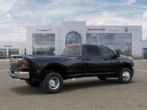 Diamond Black 2026 RAM 3500 Tradesman