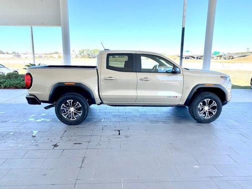 2023 GMC Canyon AT4
