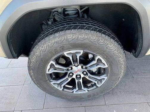 2023 GMC Canyon AT4
