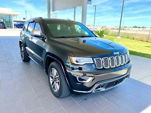 Diamond Black 2020 Jeep Grand Cherokee Overland