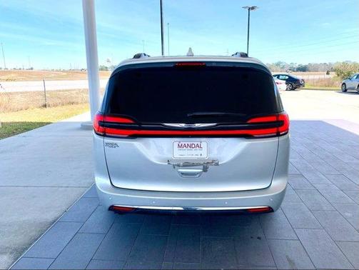 2022 Chrysler Pacifica Touring-L