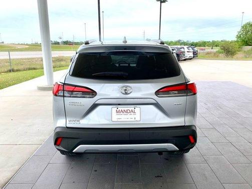2023 Toyota Corolla Cross XLE