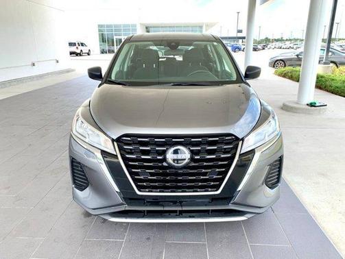 Gun Metallic 2023 Nissan Kicks S