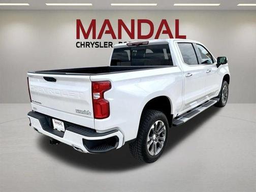 Iridescent Pearl Tricoat 2023 Chevrolet Silverado 1500 High Country