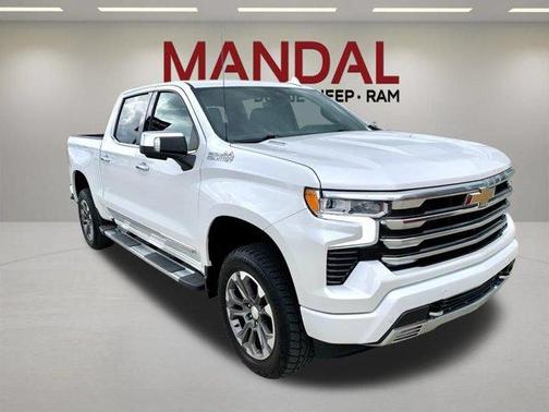 Iridescent Pearl Tricoat 2023 Chevrolet Silverado 1500 High Country