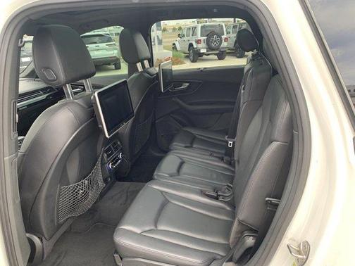 2019 Audi Q7 55 SE Premium Plus