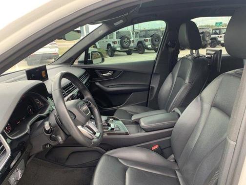 2019 Audi Q7 55 SE Premium Plus