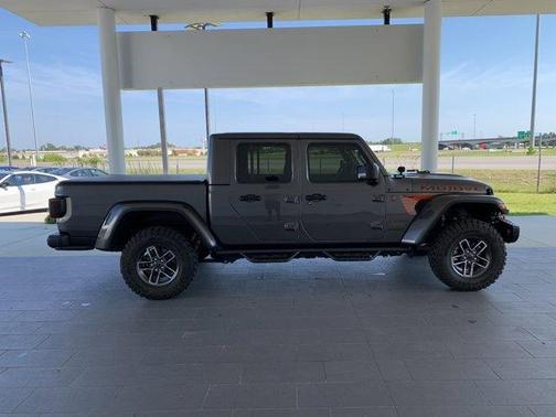 2024 Jeep Gladiator Mojave X