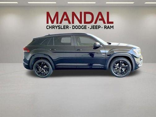 Deep Black Pearl 2026 Volkswagen Atlas Cross Sport 2.0T SEL R-Line Black