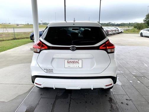 2024 Nissan Kicks S