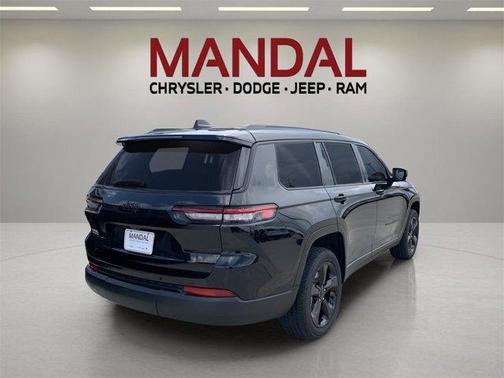 2025 Jeep Grand Cherokee L Laredo