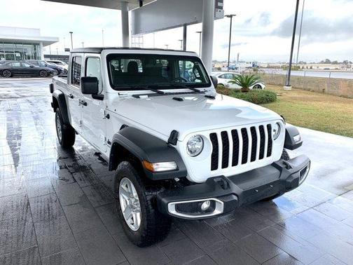 2023 Jeep Gladiator Sport