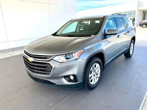 Satin Steel Metallic 2019 Chevrolet Traverse LT Cloth