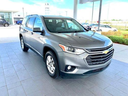 Satin Steel Metallic 2019 Chevrolet Traverse LT Cloth