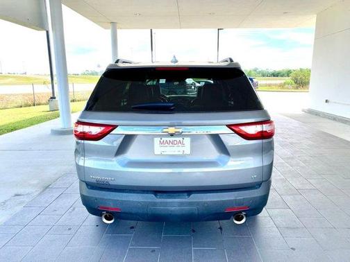 Satin Steel Metallic 2019 Chevrolet Traverse LT Cloth