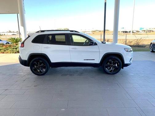 2023 Jeep Cherokee Altitude Lux