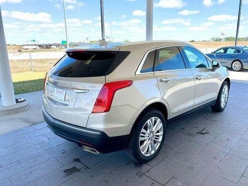 2017 Cadillac XT5 Premium Luxury
