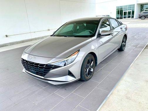 Metal 2022 Hyundai ELANTRA SEL