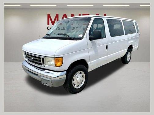 White 2003 Ford E350 Super Duty