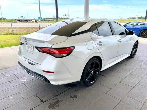 Aspen White 2022 Nissan Sentra SR
