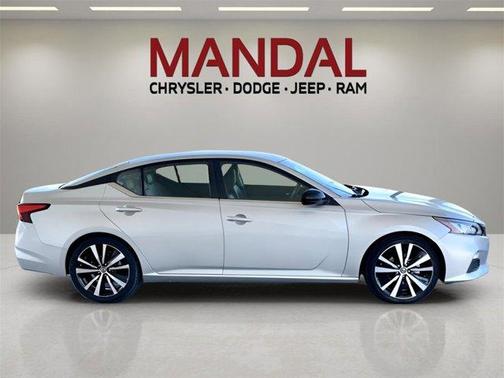 2022 Nissan Altima 2.5 SR