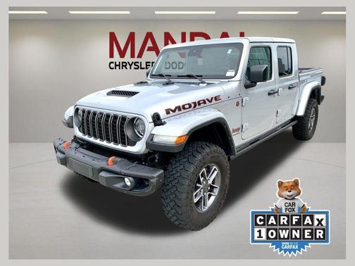 Silver Zynith Clearcoat 2024 Jeep Gladiator Mojave