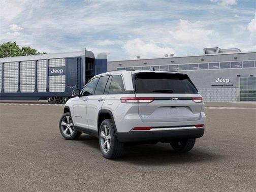Bright White Clearcoat 2026 Jeep Grand Cherokee Limited
