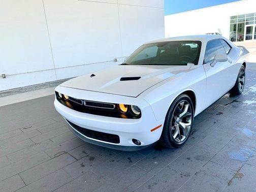 Ivory White Tri-Coat Pearl 2015 Dodge Challenger SXT Plus