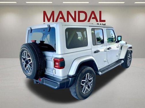 Silver Zynith Clearcoat 2024 Jeep Wrangler Sahara