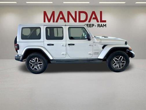 Silver Zynith Clearcoat 2024 Jeep Wrangler Sahara