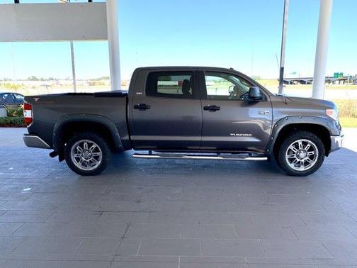 2017 Toyota Tundra SR5