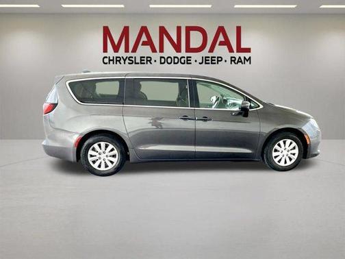 Granite Crystal Clearcoat Metallic 2020 Chrysler Voyager L