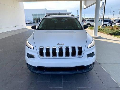 2016 Jeep Cherokee Sport