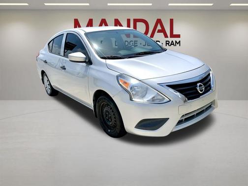 Brilliant Silver Metallic 2017 Nissan Versa 1.6 S+