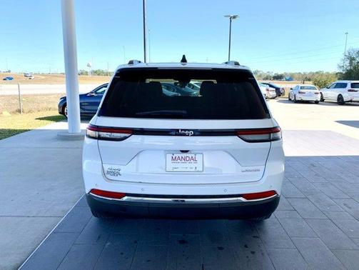 2023 Jeep Grand Cherokee Laredo