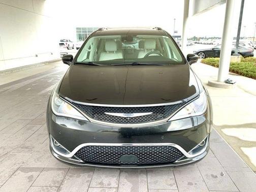 2020 Chrysler Pacifica Touring-L