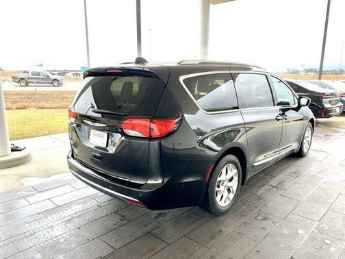 2020 Chrysler Pacifica Touring-L