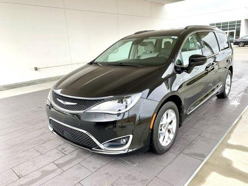 2020 Chrysler Pacifica Touring-L