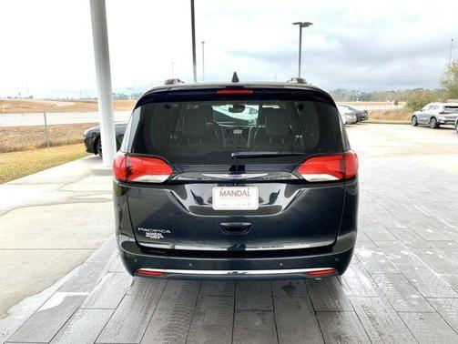 2020 Chrysler Pacifica Touring-L