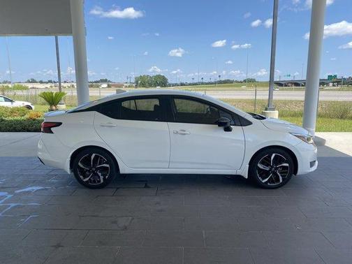 2024 Nissan Versa 1.6 SR