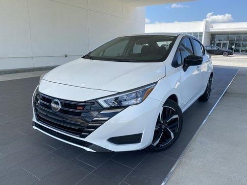 2024 Nissan Versa 1.6 SR