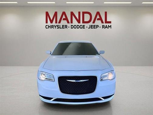 2023 Chrysler 300 Touring